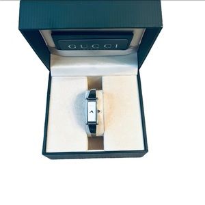 GUCCI 1500L Series Bangle Watch
